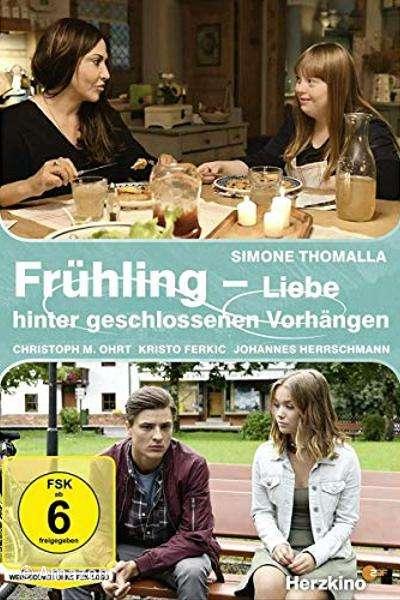 Frühling - Liebe hinter geschlossenen Vorhängen Frühling - Liebe hinter geschlossenen Vorhängen