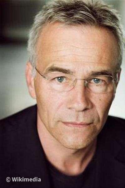 Klaus J. Behrendt Klaus J. Behrendt